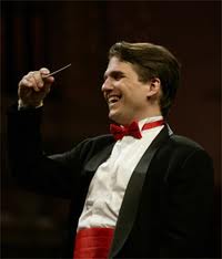 Interview With Boston Pops Conductor Keith Lockhart 1 Since 1995 Keith Lockhart has held the baton as the conductor of one of America’s greatest institutions, The Boston Pops. On November 30th, the Boston Pops Esplanade Orchestra (the touring arm) will perform their Holiday Concert at the Auditorium Theatre along with the sensational vocal group Rockapella. I talked with Keith about the upcoming concert as well as how the Orchestra has had to change with the times since Arthur Fiedler and John Williams.