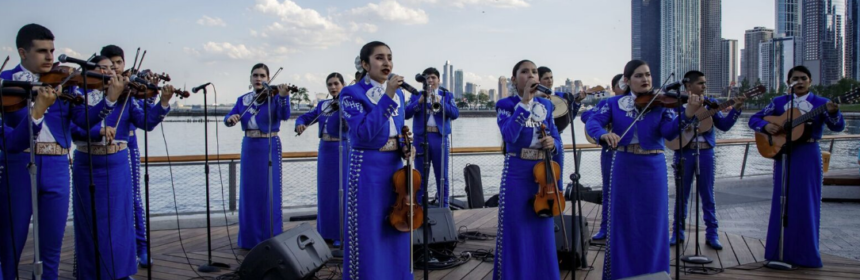 Calling All Young Ladies Celebrating a Quinceañera! 2 Join the Chicago Jazz Orchestra every Monday in June and July at the Green Mill, Chicago’s most iconic jazz club, for an unforgettable summer of live jazz featuring Chicago’s hottest vocalists.